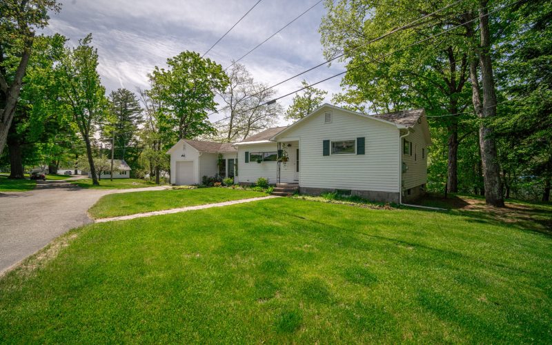 032-CARE TAKER COTTAGE-4